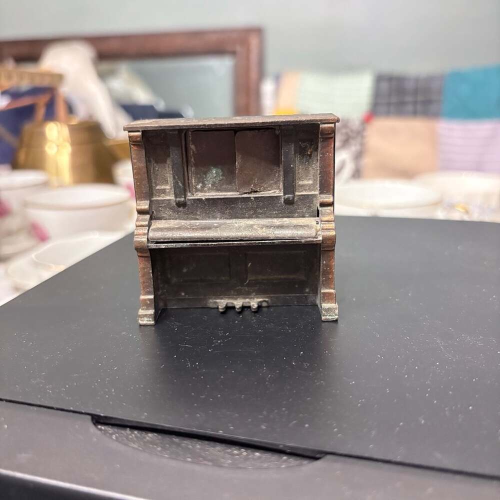 Durham Industries Miniature Upright Piano Item No. 35 1976 Vintage